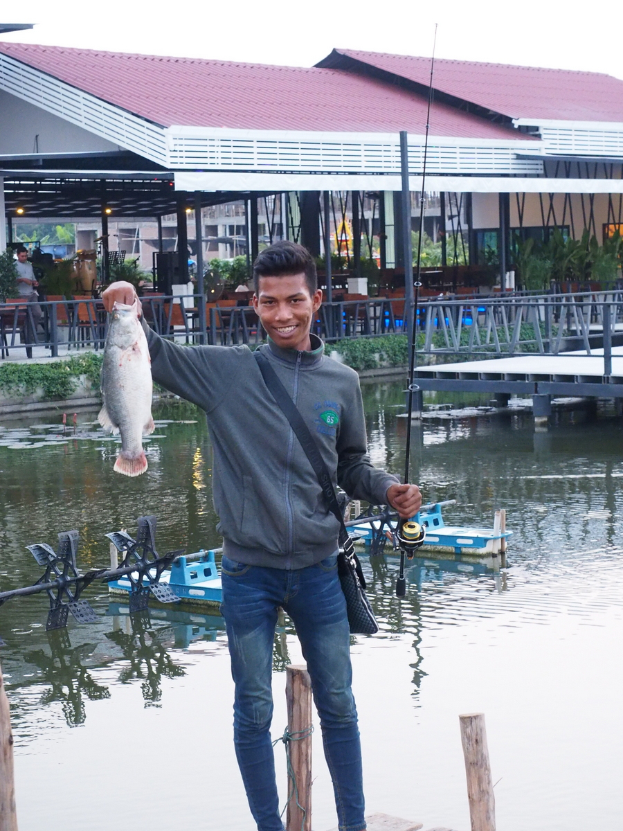 大漁ウォータービューで、シーバス釣り ＋ エビ釣り ＋ タイ料理をいっぺんに楽しもう！